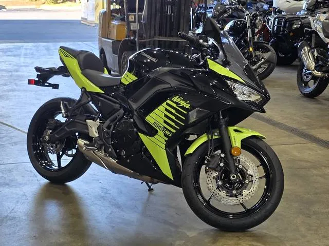 2026 Kawasaki Ninja® 650 ABS — front three-quarter view