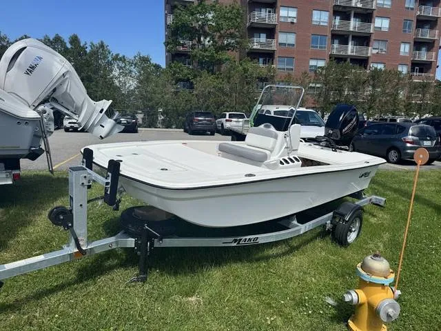 2026 Mako SKIFF 13 CC — front three-quarter view
