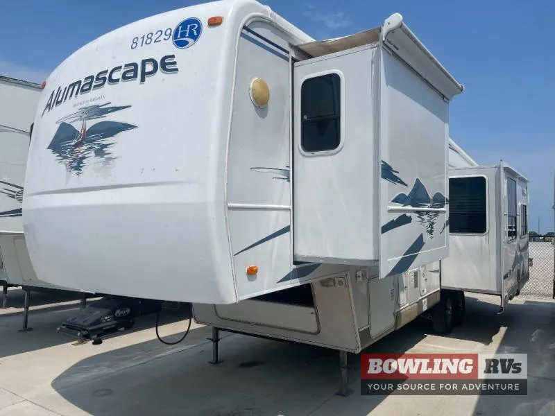 2006 Alumascape 32SKD — front three-quarter view