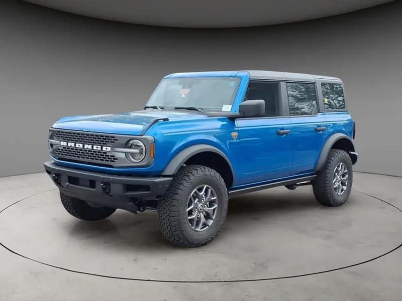 2025 Ford Bronco Badlands in Blue Metallic — front three-quarter view