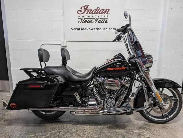 2017 Harley-Davidson® FLHR - Road King® — front three-quarter view