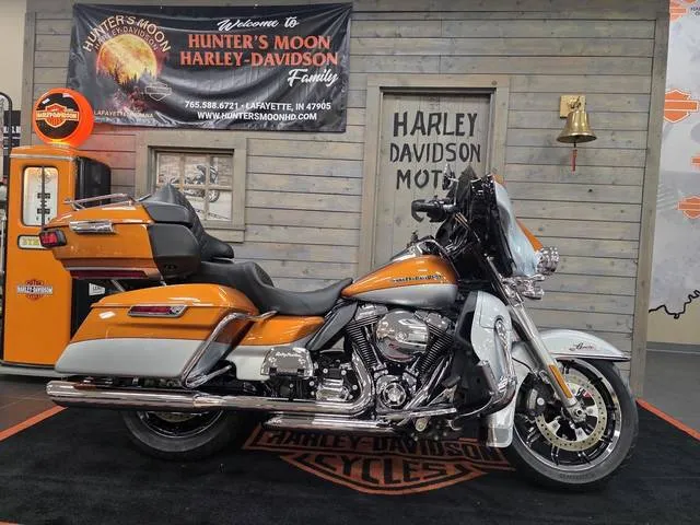 2014 Harley-Davidson® FLHTK - Electra Glide® Ultra Limited — front three-quarter view