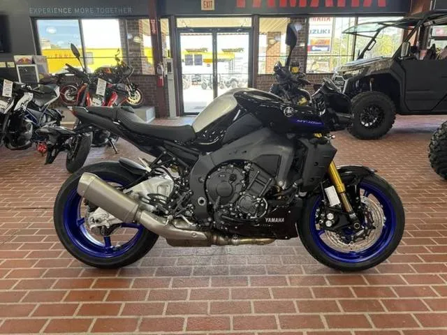 2026 Yamaha MT-10 SP — front three-quarter view