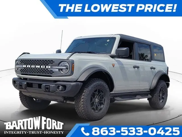 2026 Ford Bronco Badlands in Avalanche — front three-quarter view