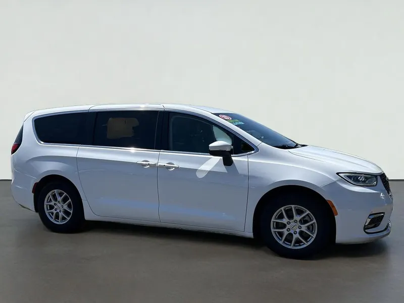 2023 Chrysler Pacifica Touring L in Bright White Clearcoat — front three-quarter view