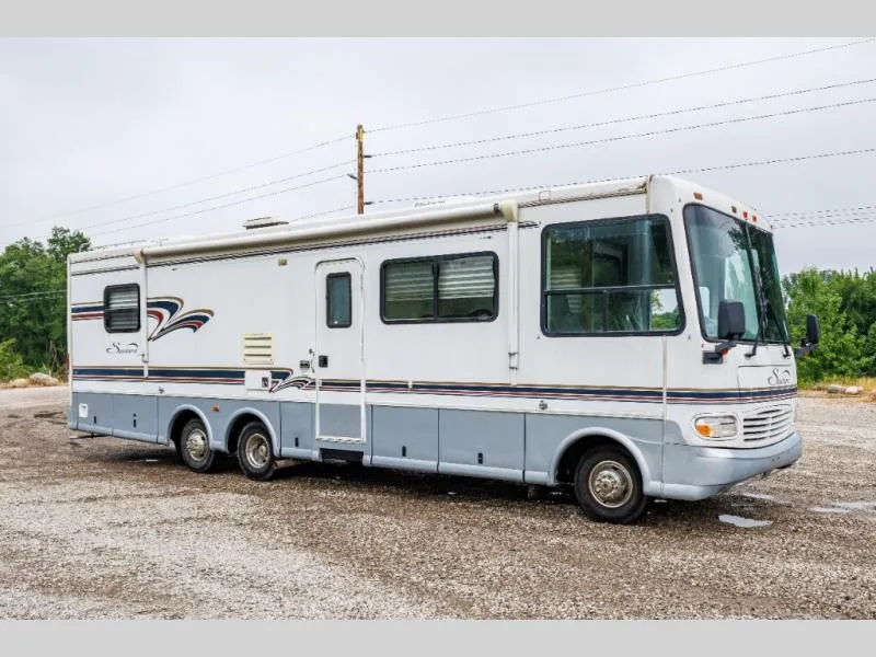 1997 Coachmen RV Santara — front three-quarter view