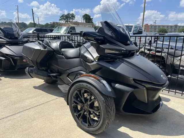 2022 Can-Am® Spyder RT Limited Dark Wheels — front three-quarter view