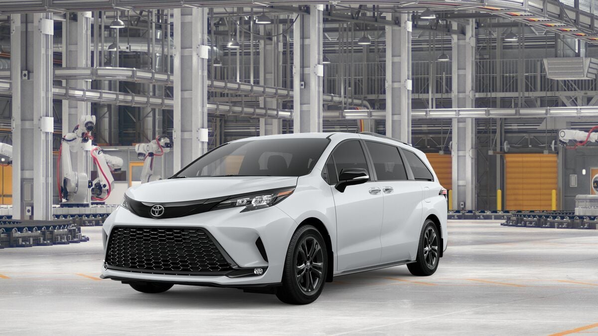 2026 Toyota Sienna XSE in Ice Cap — front three-quarter view