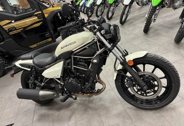 2026 Kawasaki Eliminator® ABS — front three-quarter view