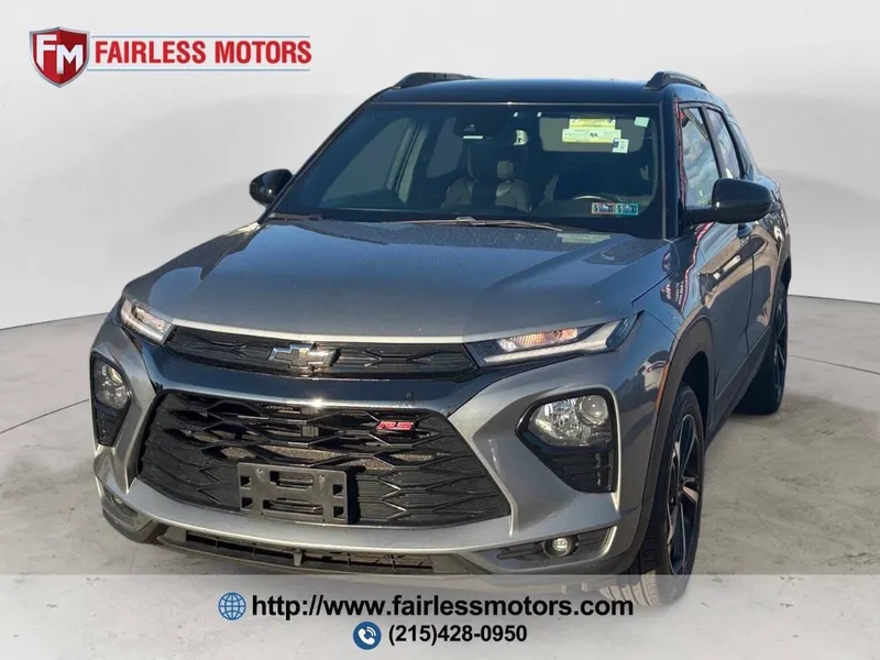 2023 Chevrolet TrailBlazer RS 4x4 4dr SUV in Sterling Gray Metallic — front three-quarter view