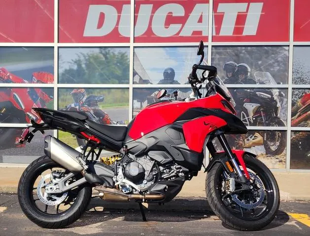2025 Ducati Multistrada V2 — front three-quarter view
