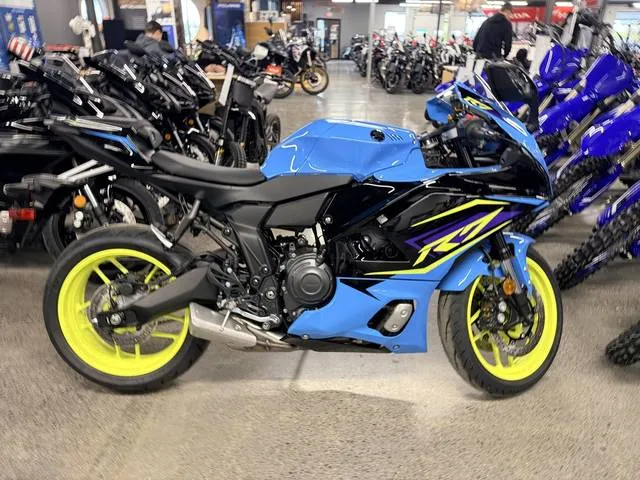 2026 Yamaha YZF-R7 — front three-quarter view