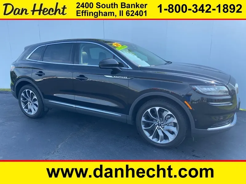 2023 Lincoln Nautilus Reserve in Infinite Black Metallic Clearcoat — front three-quarter view
