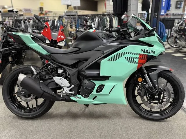 2026 Yamaha YZF-R3 — front three-quarter view