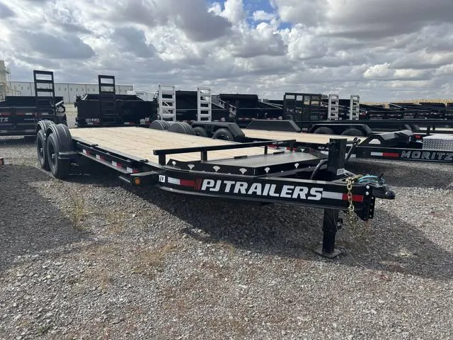 2026 PJ Trailers 7'x20' 15.4k Voyager Equipment Trailer — front three-quarter view