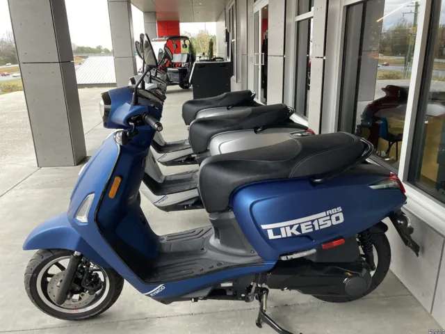 2022 KYMCO Like 150i ABS — front three-quarter view