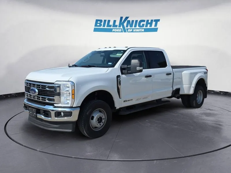2025 Ford F-350SD XLT DRW in Oxford White — front three-quarter view