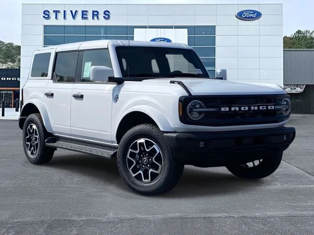 2026 Ford Bronco Outer Banks in Oxford White — front three-quarter view