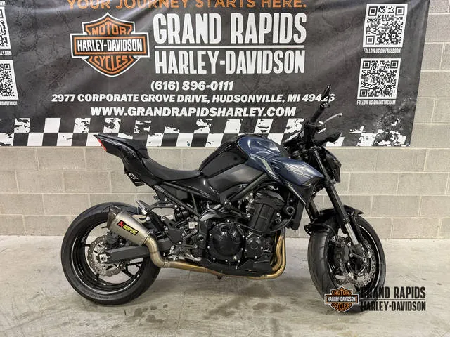 2022 Kawasaki Z900 ABS — front three-quarter view