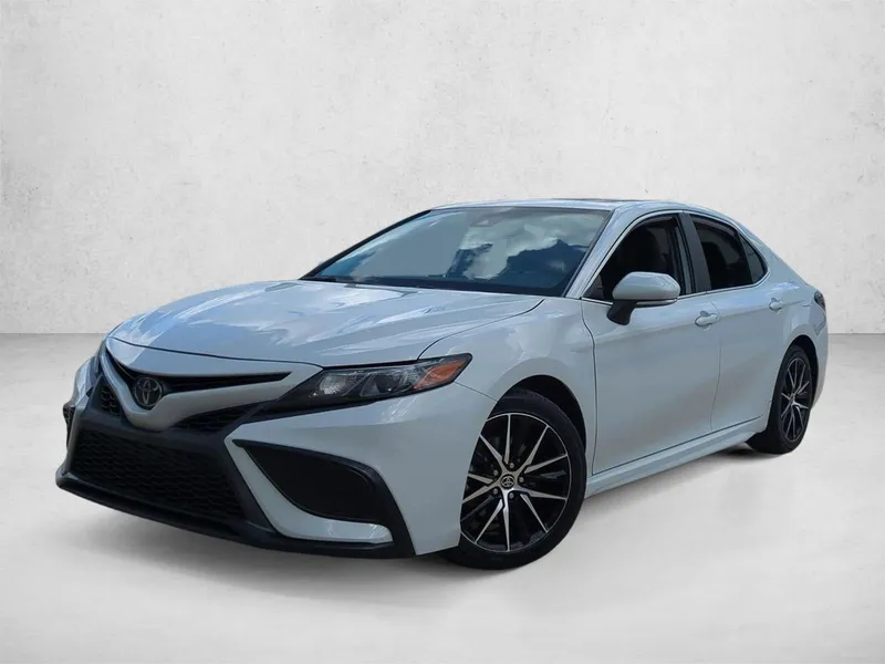 2023 Toyota Camry SE Auto (SE) in Ice Edge — front three-quarter view