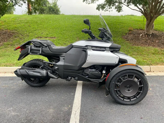 2025 Can-Am® Canyon — front three-quarter view