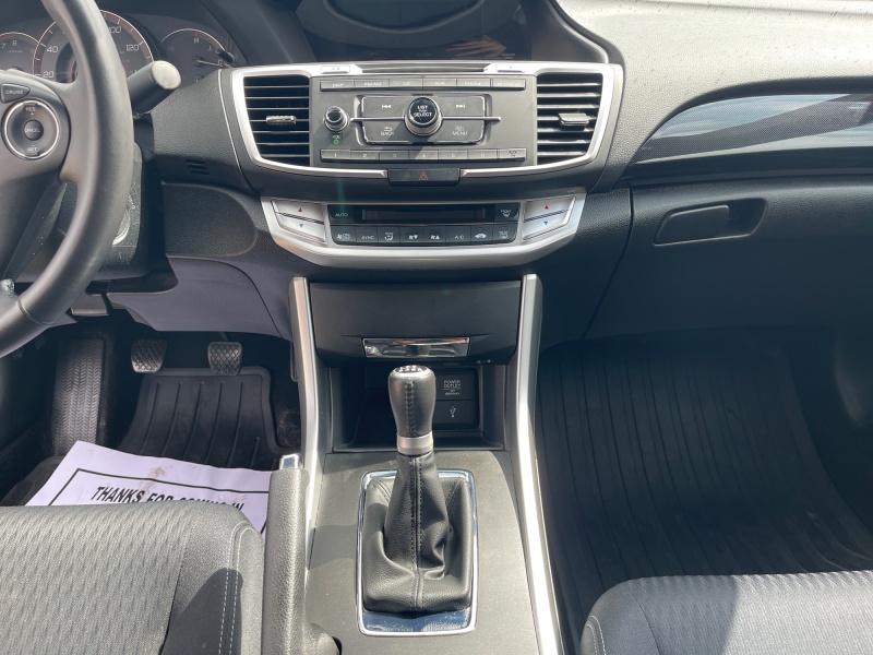 2015 Honda Accord Sedan — photo 13 view