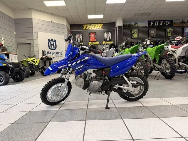 2026 Yamaha TT-R50E — front three-quarter view
