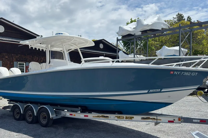 2013 Jupiter 32 Cuddy — front three-quarter view