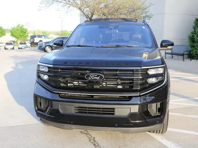 2025 Ford Expedition Max Platinum in Agate Black Metallic — front three-quarter view