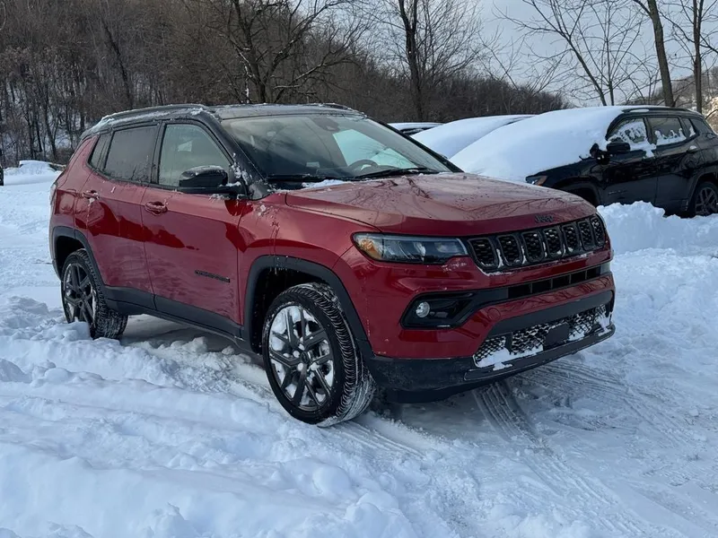 2026 Jeep Compass COMPASS LIMITED ALTITUDE 4X4 in Red Hot Pearl-Coat Exterior Paint — front three-quarter view