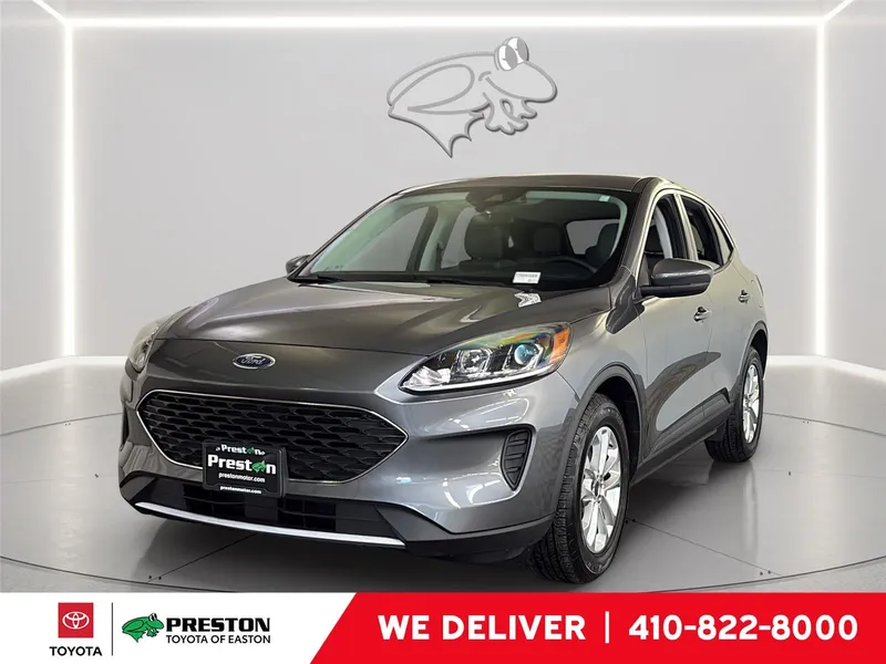 2021 Ford Escape SE in Carbonized Gray Metallic — front three-quarter view