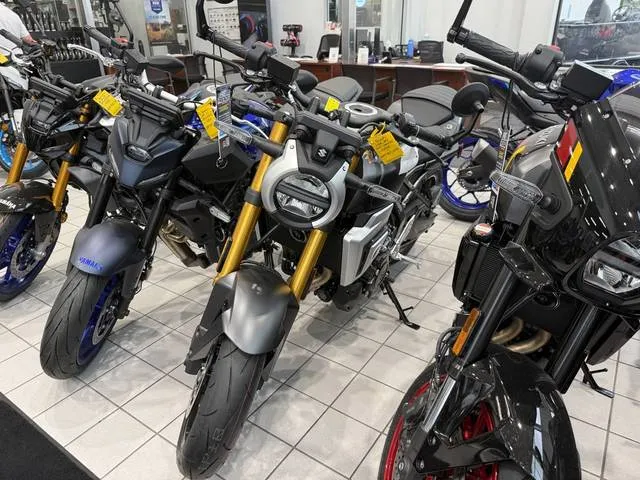 2026 Suzuki GSX-8T — front three-quarter view