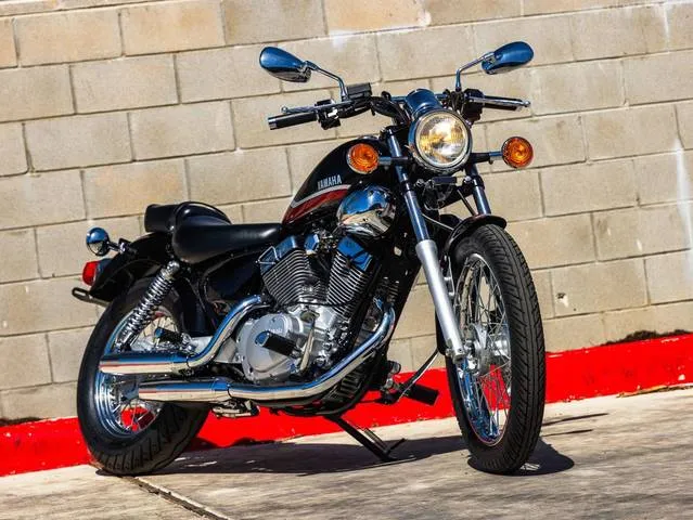 2026 Yamaha V Star 250 — front three-quarter view