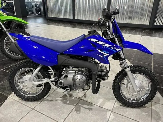 2026 Yamaha TT-R50E — front three-quarter view