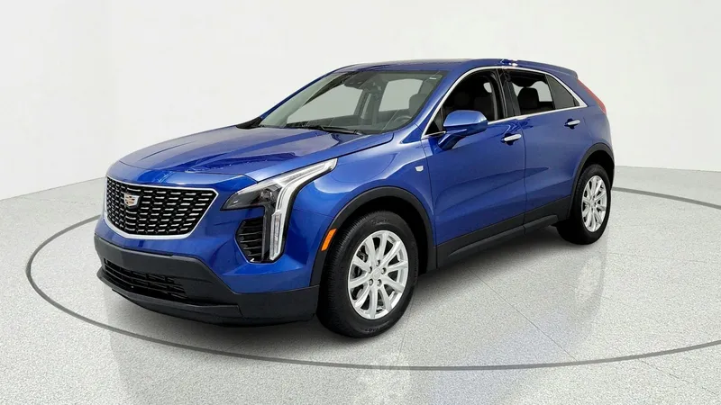2023 Cadillac XT4 Luxury in Wave Metallic — front three-quarter view