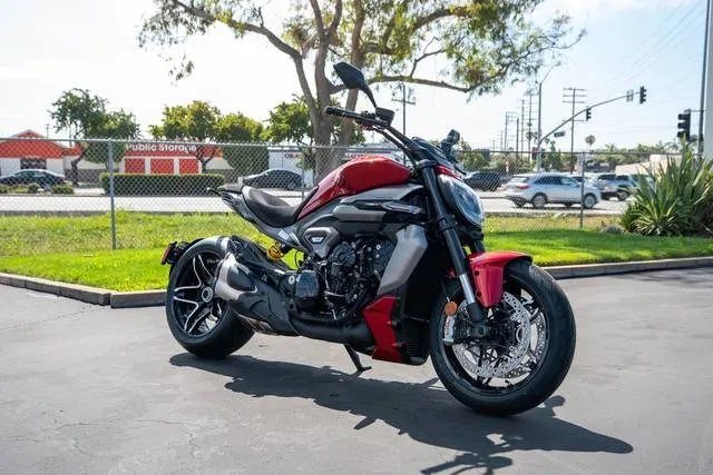 2026 Ducati XDIAVEL V4 — front three-quarter view