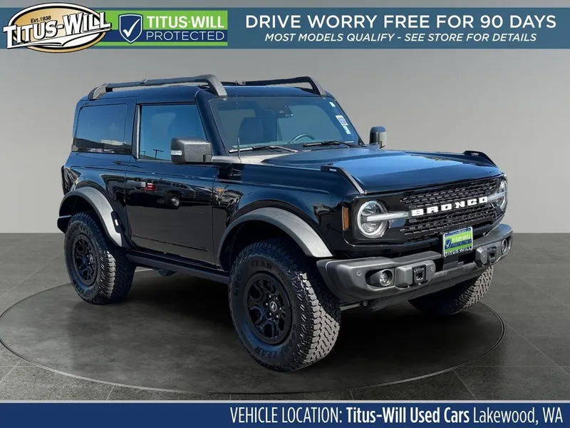 2025 Ford Bronco Badlands in Shadow Black — front three-quarter view