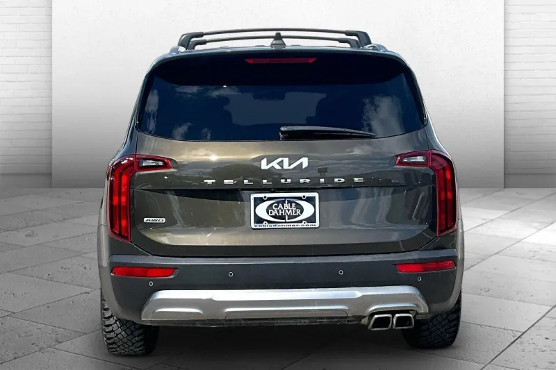2022 Kia Telluride — rear three-quarter view