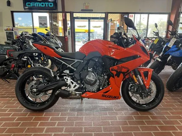 2026 Suzuki GSX-8R — front three-quarter view