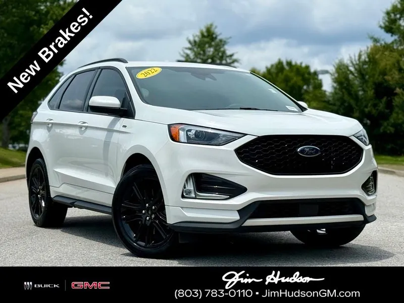 2022 Ford Edge ST Line in White Metallic — front three-quarter view