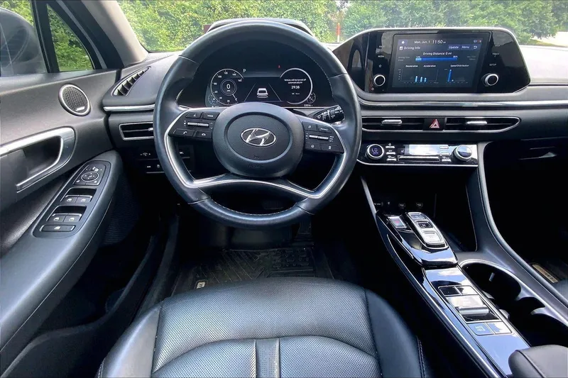 2020 Hyundai Sonata — detail view