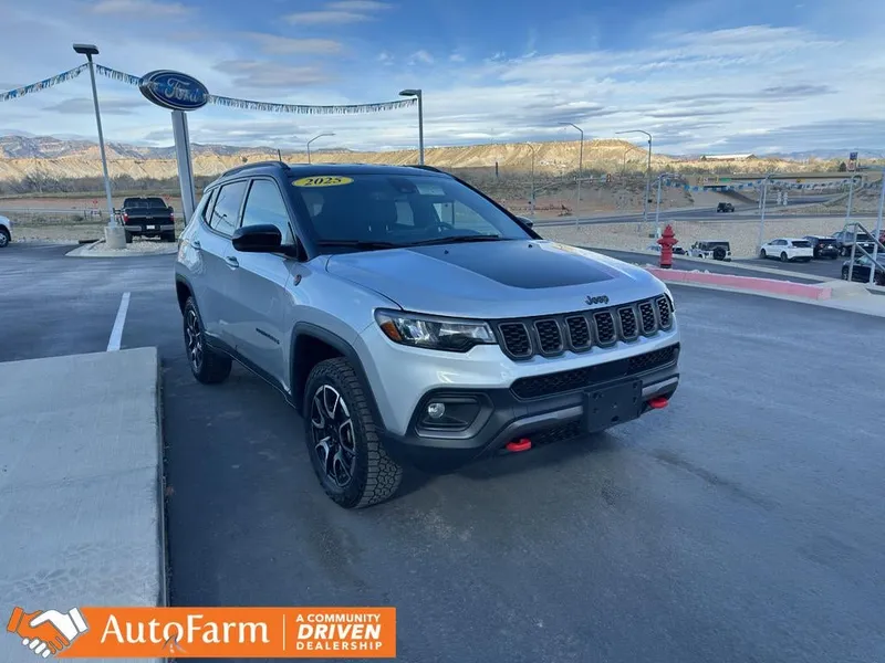 2025 Jeep Compass Trailhawk in Silver Zynith Metallic Clearcoat — front three-quarter view