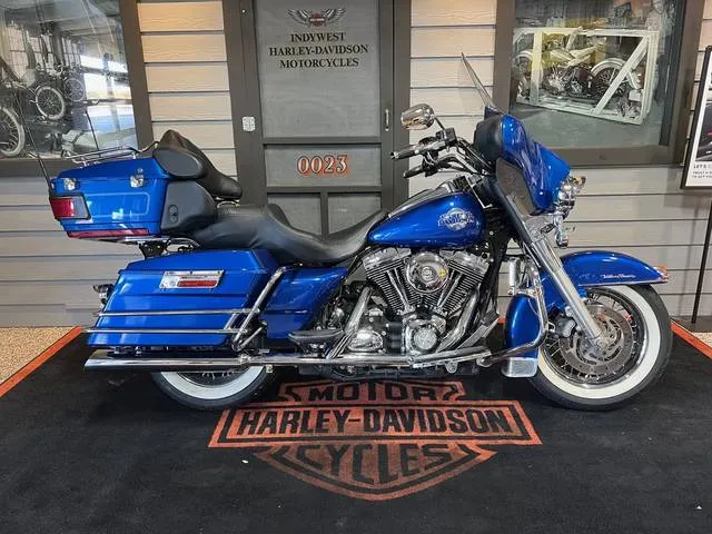 2007 Harley-Davidson® FLHTCU - Electra Glide® Ultra Classic — front three-quarter view