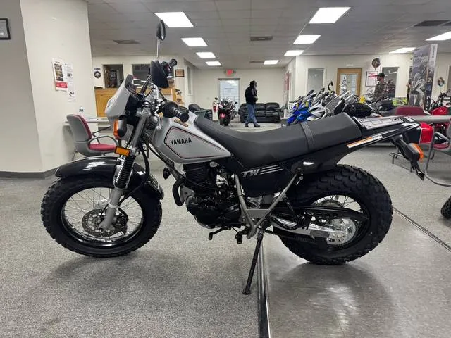 2026 Yamaha TW200 — front three-quarter view
