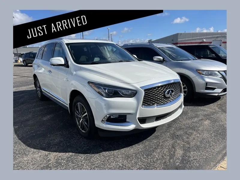 2017 INFINITI QX60 Base in Majestic White — front three-quarter view