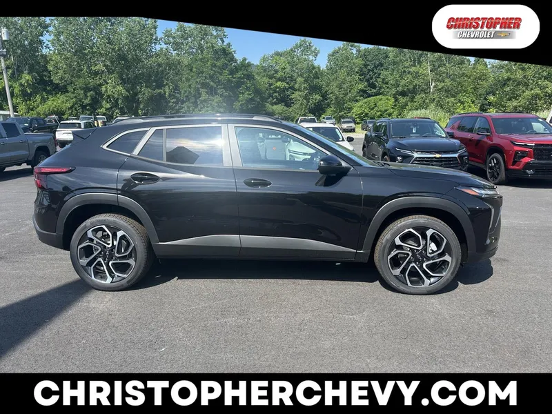 2026 Chevrolet Trax 2RS in Mosaic Black Metallic — front three-quarter view