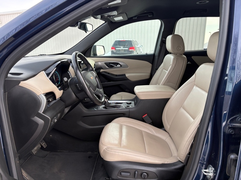 2022 Chevrolet Traverse — photo 10 view
