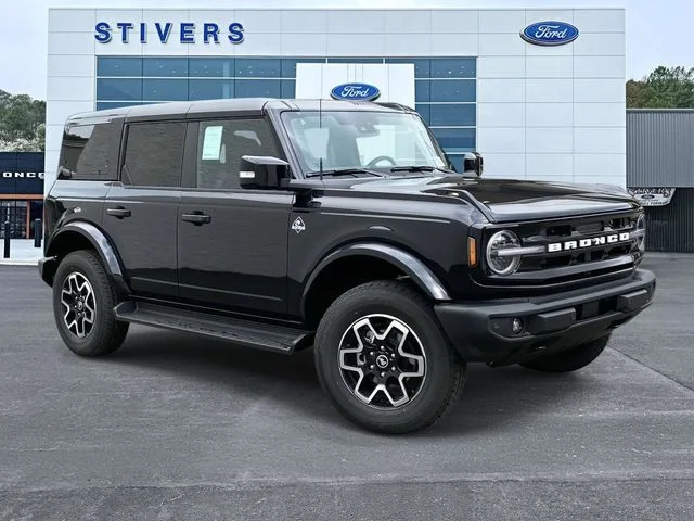 2026 Ford Bronco Outer Banks in Shadow Black — front three-quarter view