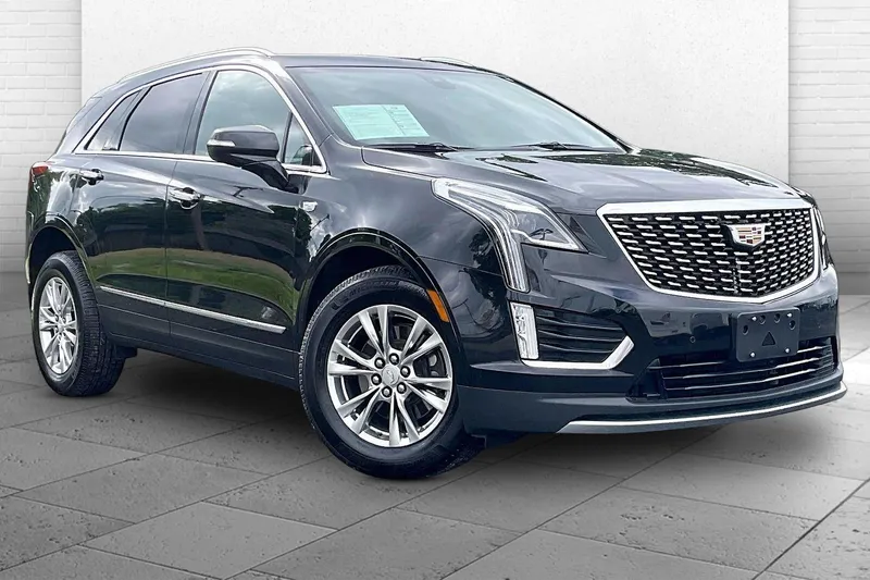 2020 Cadillac XT5 Premium Luxury AWD in Stellar Black Metallic — front three-quarter view