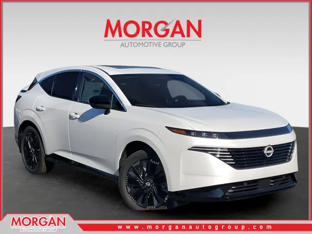 2026 Nissan Murano Platinum in White — front three-quarter view